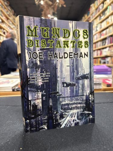 Portada do libro de Mundos Distantes