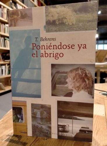 Portada do libro de T. Behrens - Poniéndose ya el abrigo