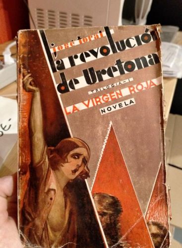 Portada do libro de José Toral, La Revolución de Uretona, La virgen roja