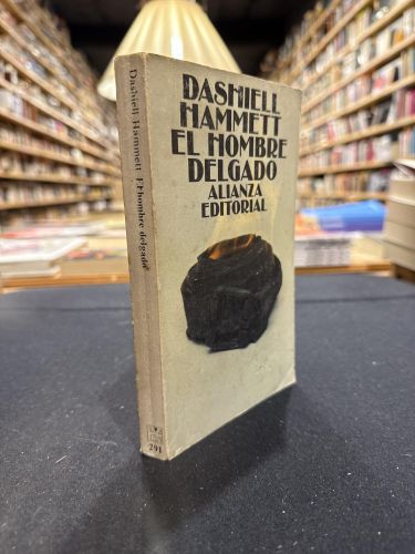 Portada del libro de El homnbre delgado