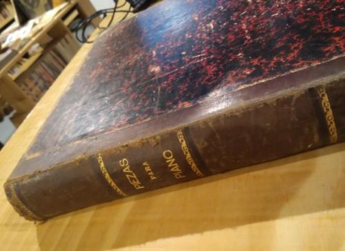 Portada do libro de PIEZAS PARA PIANO. VER FOTOS