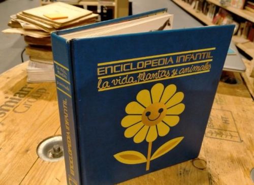 Portada do libro de Enciclopedia Infantil: La vida, plantas y animales. Fernando Carroggio