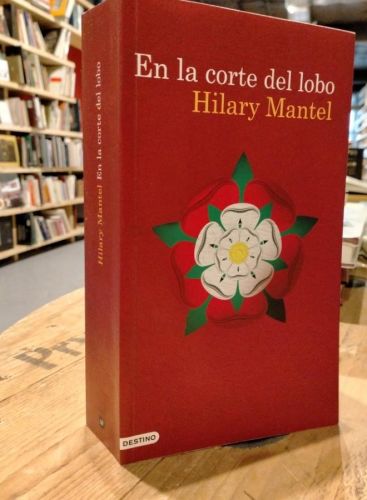 Portada do libro de Hilary Mantel - En la corte del lobo