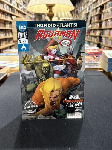Portada del libro de Aquaman (12 números)