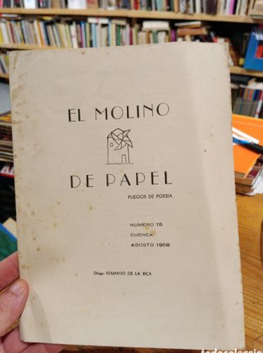 Portada do libro de El molino de papel Pliegos de poesía 15