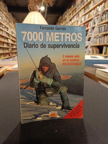Portada del libro de 7000 metros. Diario de supervivencia