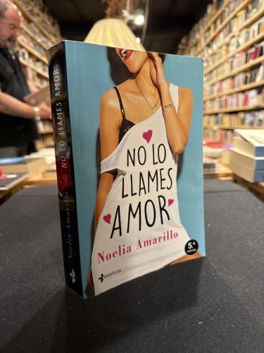 Portada do libro de No lo llames amor. Serie No lo llames, 1