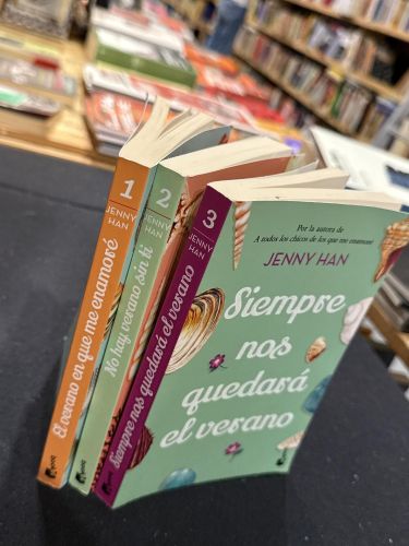 Portada do libro de Trilogía A todos los chicos de los que me enamoré. El verano en que me enamoré. No hay verano sin ti....