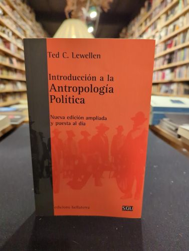Portada do libro de Introducción a la antropología política