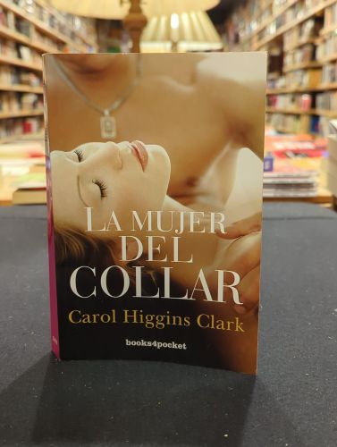 La mujer del collar