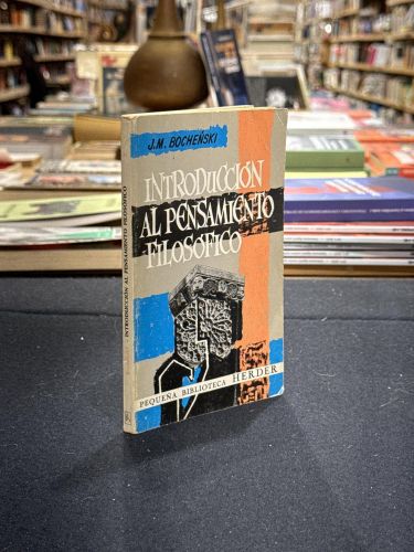 Portada do libro de Introducción al pensamiento filosófico