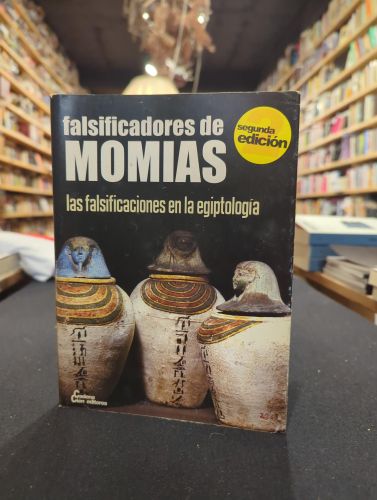 Portada do libro de Falsificadores de momias