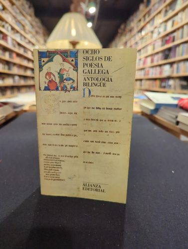 Portada do libro de Ocho siglos de poesía gallega