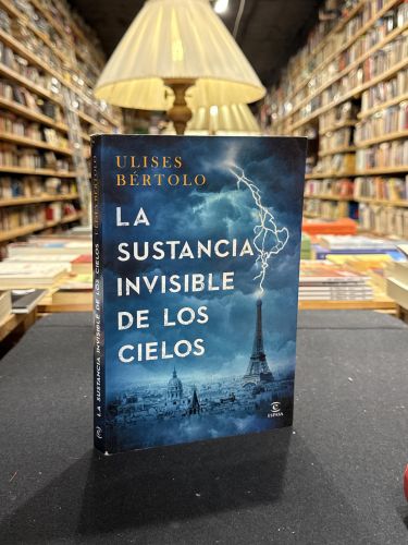 Portada del libro de La sustancia invisible de los cielos