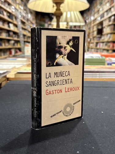 Portada do libro de La muñeca sangrienta