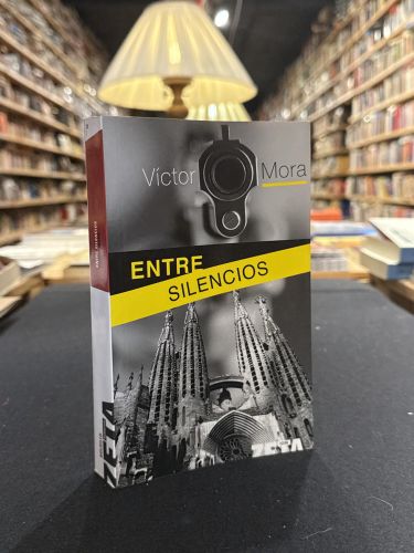 Portada do libro de ENTRE SILENCIOS
