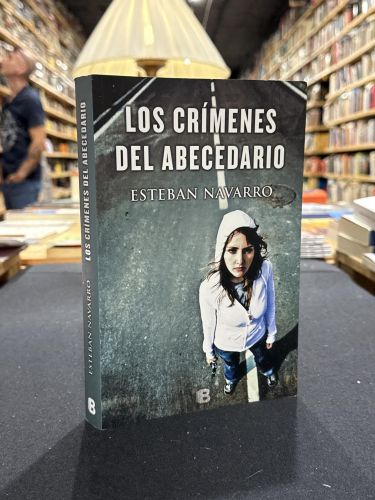 Los crímenes del abecedario (Diana Dávila 2)