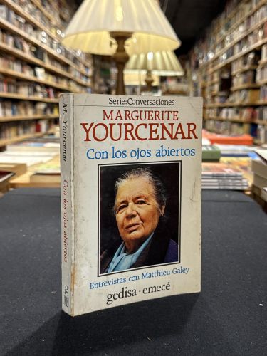 Portada do libro de Con los ojos abiertos