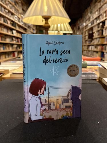 La rama seca del cerezo