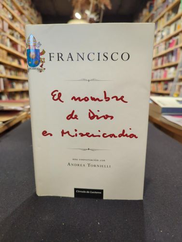 Portada do libro de El nombre de Dios es misericordia