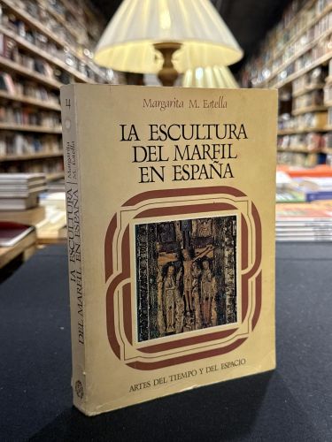 Portada do libro de La escultura del marfil en España