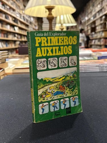 Portada do libro de Guía del Explorador. Primeros auxilios
