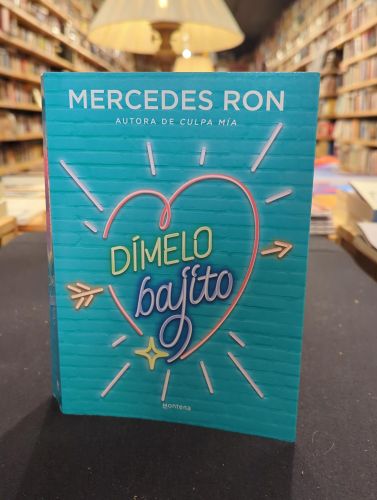 Portada do libro de Dímelo bajito (Dímelo 1)