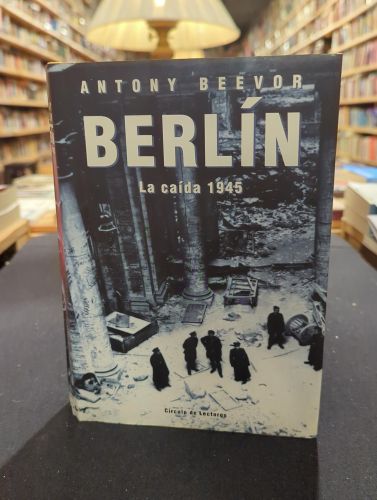 Portada do libro de Berlín, La caida 1945