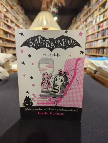 Isadora Moon 9 - Isadora Moon va de viaje