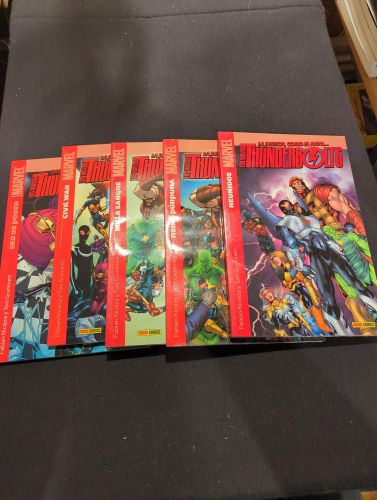 Portada del libro de LOS NUEVOS THUNDERBOLTS COMPLETA 5 TOMOS MARVEL - PANINI