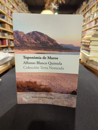 Portada del libro de Toponimia de Muros