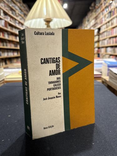 Portada del libro de Cantigas de amor dos trovadores galego portugueses