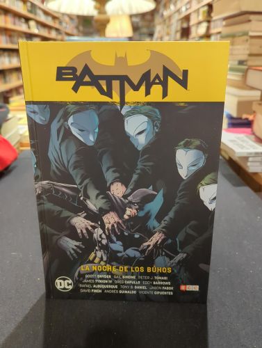 Portada do libro de Batman: La noche de los Búhos