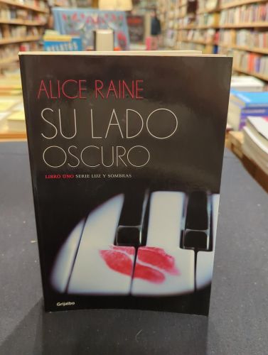 Portada del libro de Su lado oscuro (Luz y sombras 1)