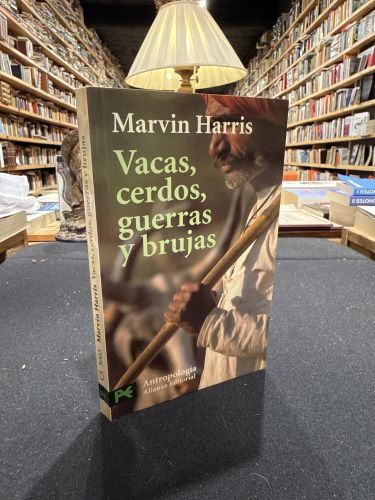 Portada del libro de Vacas, cerdos, guerras y brujas