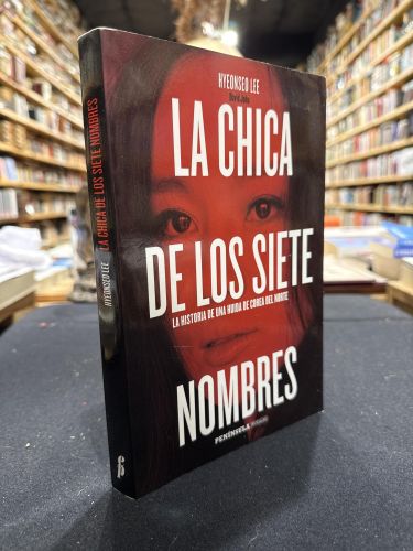 Portada do libro de La chica de los siete nombres