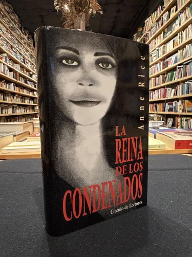 Portada do libro de La reina de los condenados