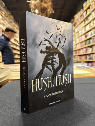 Portada do libro de Hush, hush