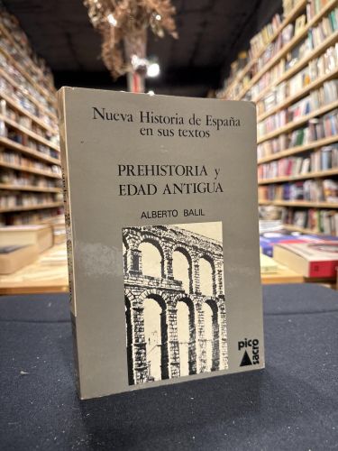 Portada do libro de Prehistoria y Edad Antigua