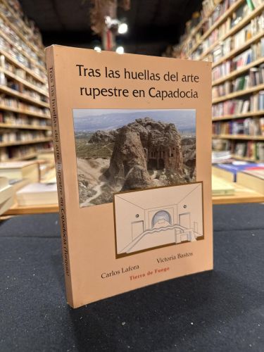 Portada do libro de Tras las huellas del arte rupestre en Capadocia