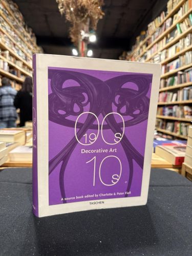 Portada do libro de DECORATIVE ART 1900-1910 *