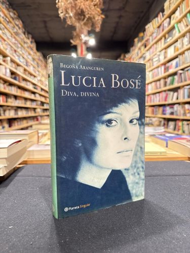 Portada do libro de Lucia Bosé. Diva, divina
