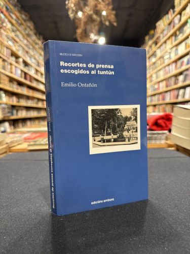 Portada do libro de Recortes de prensa escogidos al tuntún