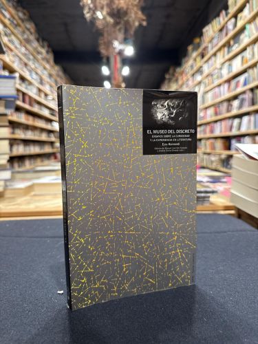 Portada do libro de El museo del discreto