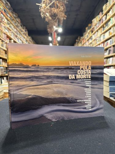 Portada do libro de Viaxando pola Costa da Morte