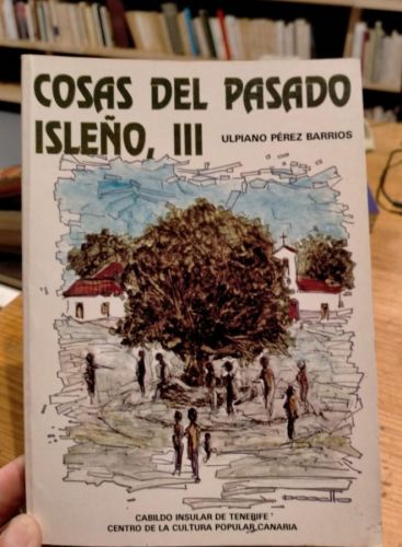 Portada del libro de Ulpiano Pérez, Cosas del pasado isleño, III