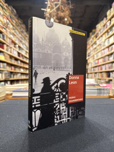 Portada do libro de Piedras ensangrentadas