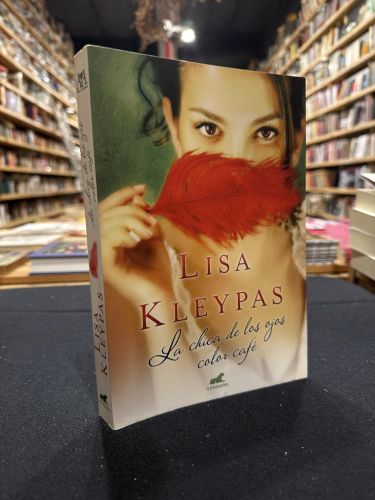 Portada do libro de La chica de los ojos color café (Travis 4)