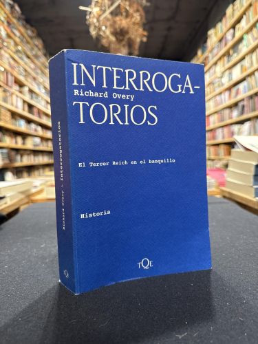 Portada do libro de Interrogatorios. El Tercer Reich en el banquillo
