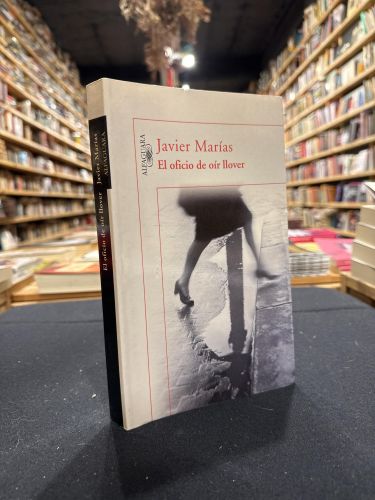 Portada do libro de El oficio de oír llover